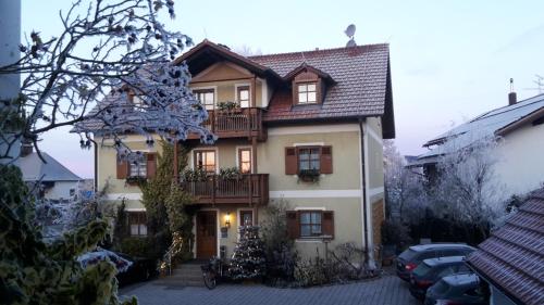 Maison d'hôtes Gäste-Haus Rösch Regensburger Straße 10 Wiesent