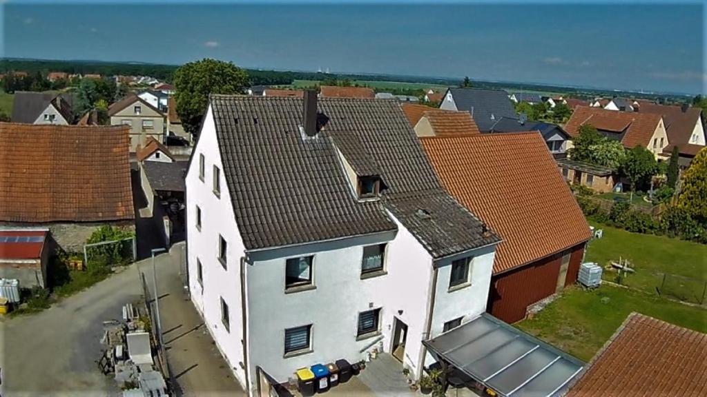 Appartement Gästehaus 24 24 Gochsheimer Straße, 97508 Grettstadt
