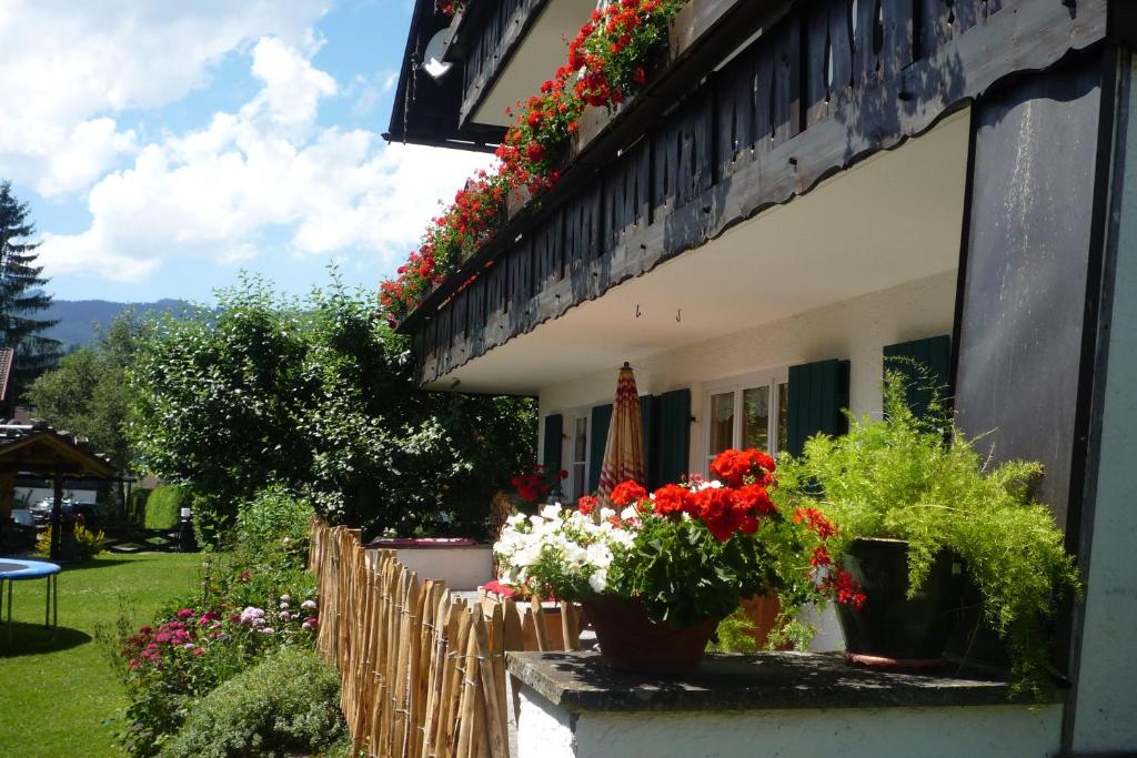 Appartements Gästehaus Alpin Walserstr. 21, 87561 Oberstdorf