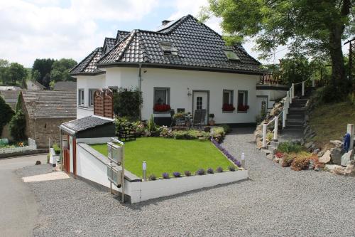 Appartement Gästehaus Ballmann Auf der Ley 1a Rockeskyll