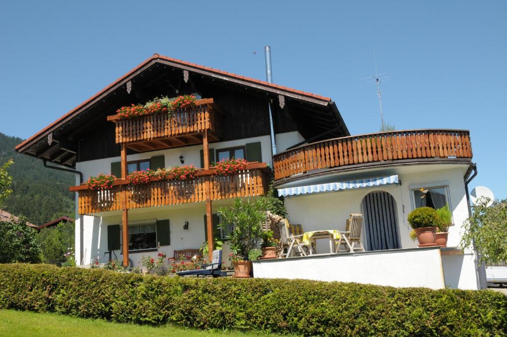 Appartements Gästehaus Bergfrieden Ortsstraße 10, 87538 Bolsterlang