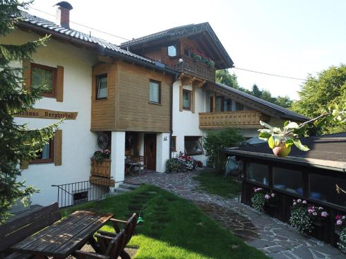 Appartements Gästehaus Bergkristall 43 Walchenseestraße Wallgau