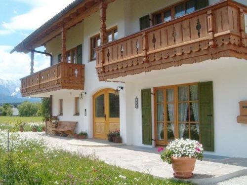 Appartements Gästehaus Bernhard Edelweißstr. 27 Krün