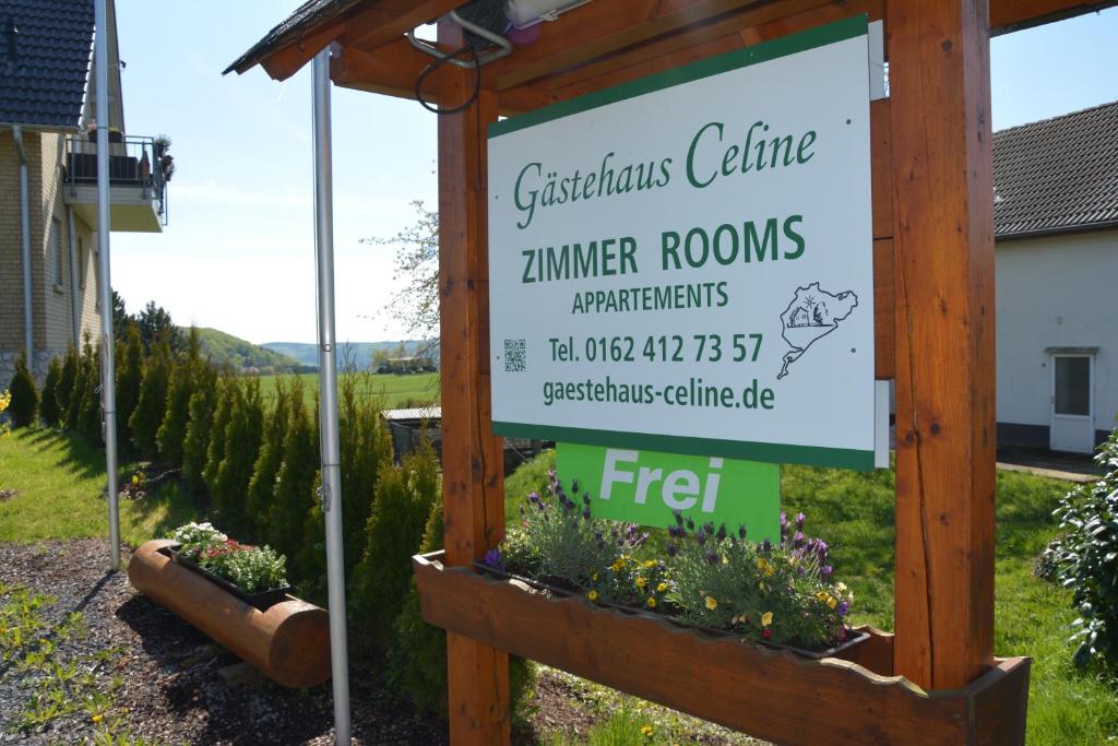 B&B / Chambre d'hôtes Gästehaus Celine Hauptstraße 12, 53520 Meuspath