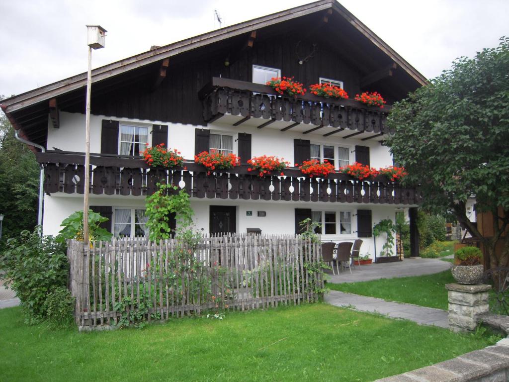 Appartements Gästehaus Dornach Mühlenstraße 4, 87561 Oberstdorf