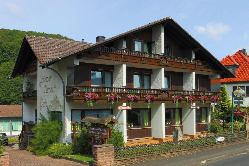B&B / Chambre d'hôtes Gästehaus Elisabeth Am Forsthaus 5, 36163 Poppenhausen