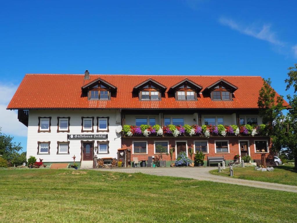 B&B / Chambre d'hôtes Gästehaus Fechtig 3 Bodenseestraße, 88138 Hergensweiler