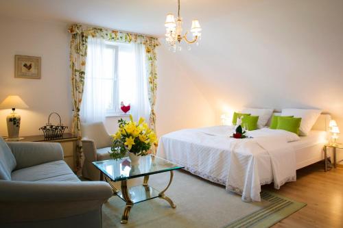 B&B / Chambre d'hôtes Gästehaus „Haus am Hahnenberg“ Peter-Milz-Straße 1 Marmagen