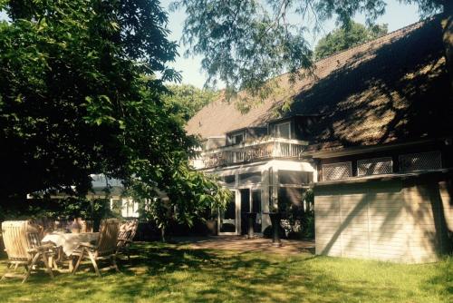 Auberge Gästehaus Höpkens Ruh Oberneulander Landstraße 69 Brême