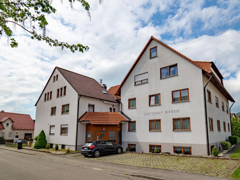 Maison d'hôtes Gästehaus Marion Schillerstraße 1, 72581 Dettingen an der Erms