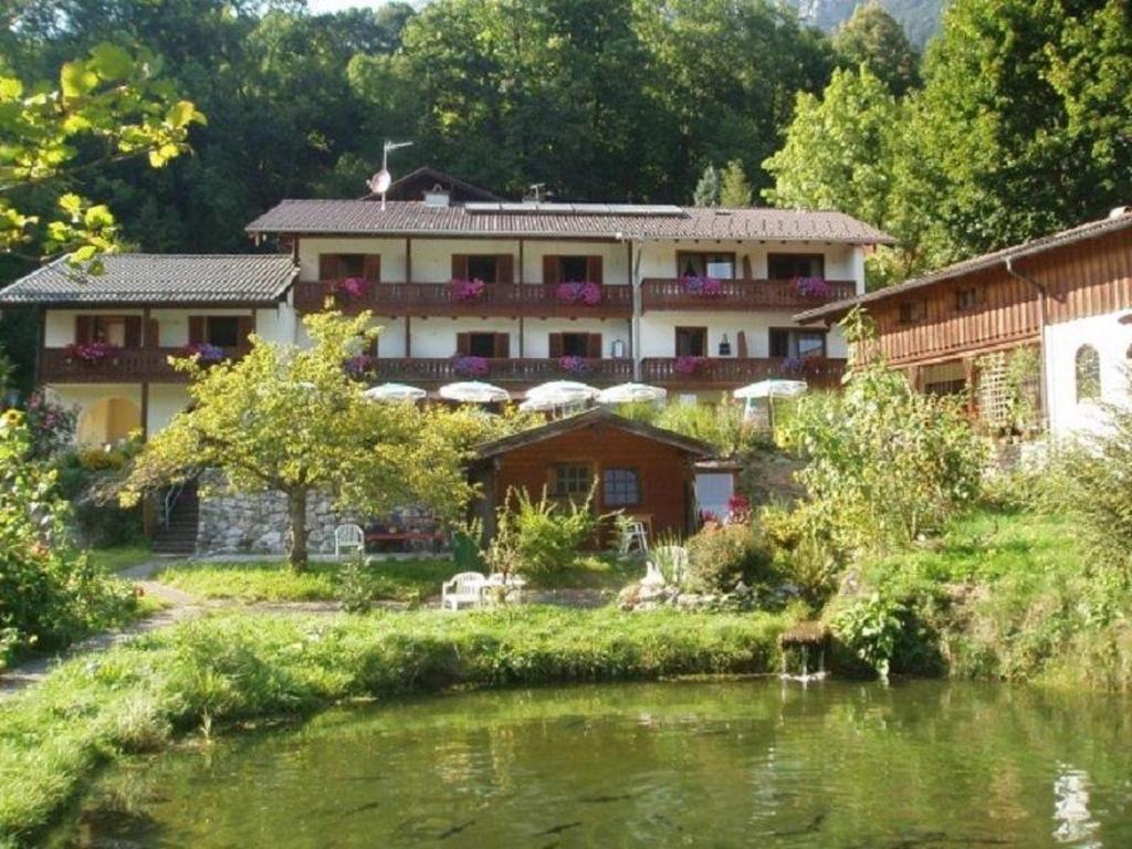 Maison d'hôtes Gästehaus Quellenhof Nonn 18, 83435 Bad Reichenhall