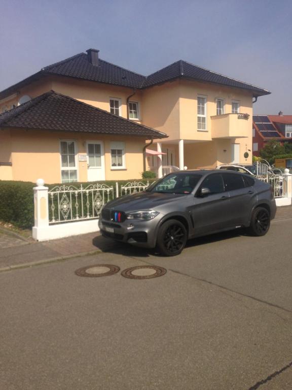 Maison d'hôtes Gästehaus Tante Tienchen 7 Minuten vom Europa Park Rust zu Fuss entfernt Alle Suiten haben einen Balkon Ludwigstr.27, 77977 Rust