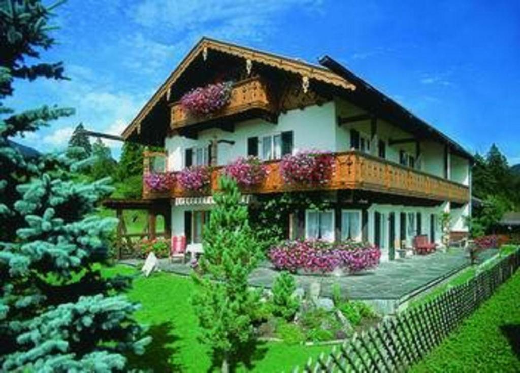 Maison d'hôtes Gästehaus Ulrich Neuner 10 Schöttlstraße, 82499 Wallgau