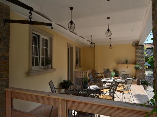 Maison d'hôtes Gästehaus & Weingut GEHRIG Ostring 5 Weisenheim am Sand