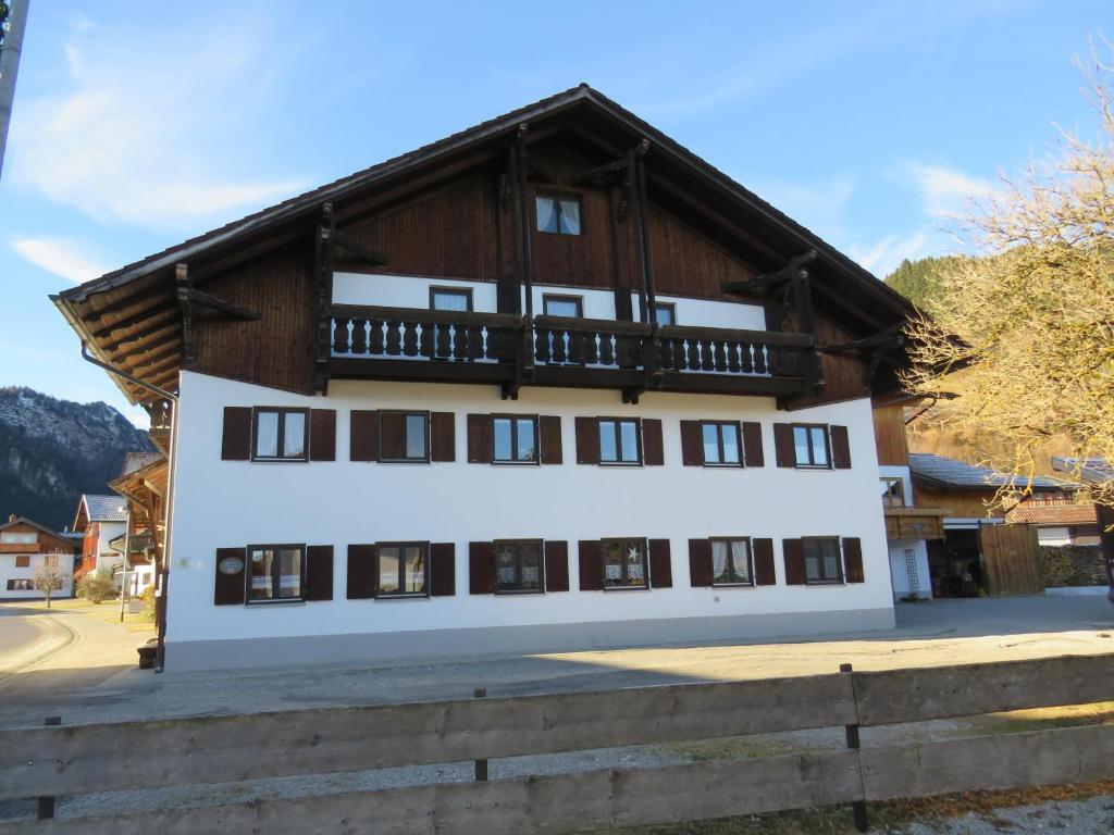 Appartements Gästehaus Wolf 68 Edelsbergweg, 87459 Pfronten