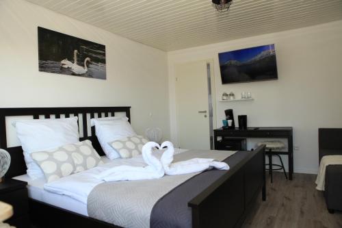 Appartements Gästehaus zum Rhein 10 Rheinstraße Rheinhausen