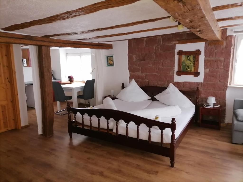 Appartements Gästehaus Zum Salztrippler 13 Ortsstraße, 76891 Rumbach