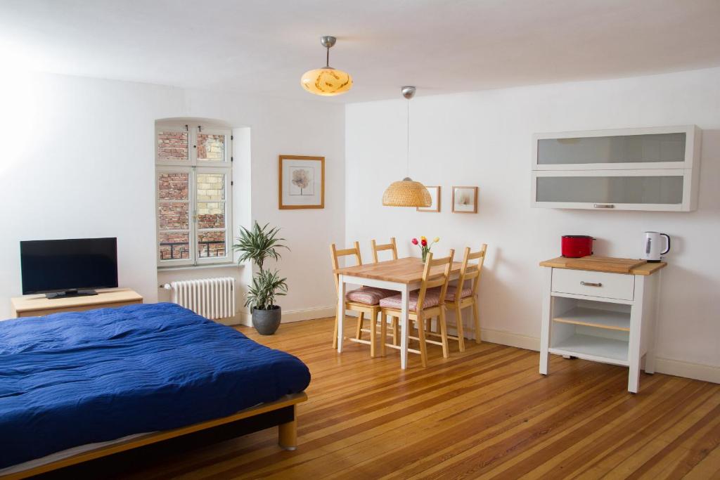 Appartements Gästezimmer Mittelgasse Mittelgasse 15, 67592 Flörsheim-Dalsheim