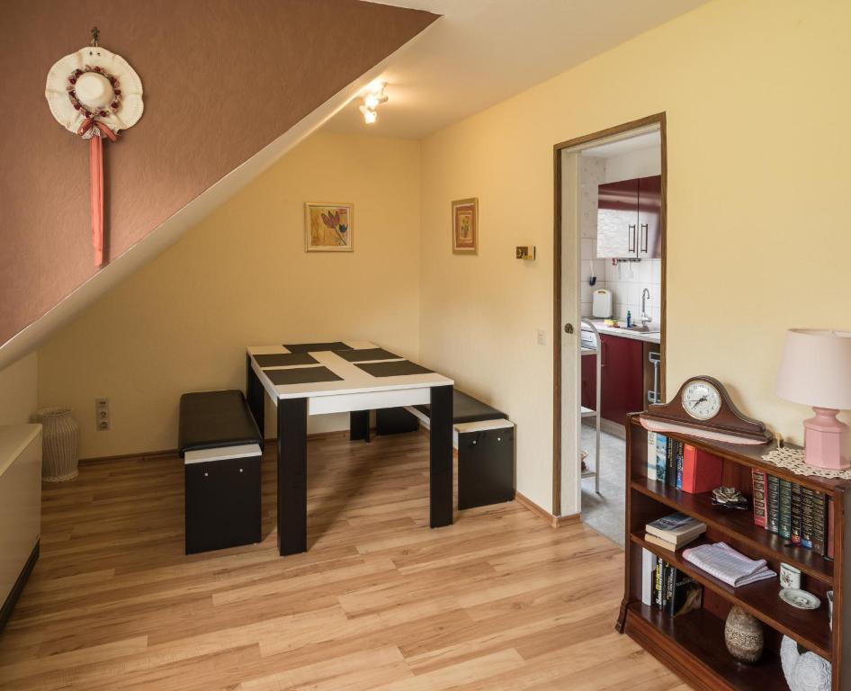Séjour chez l'habitant Gästezimmer Strauß Bürresheimer Straße 20, 56736 Kottenheim