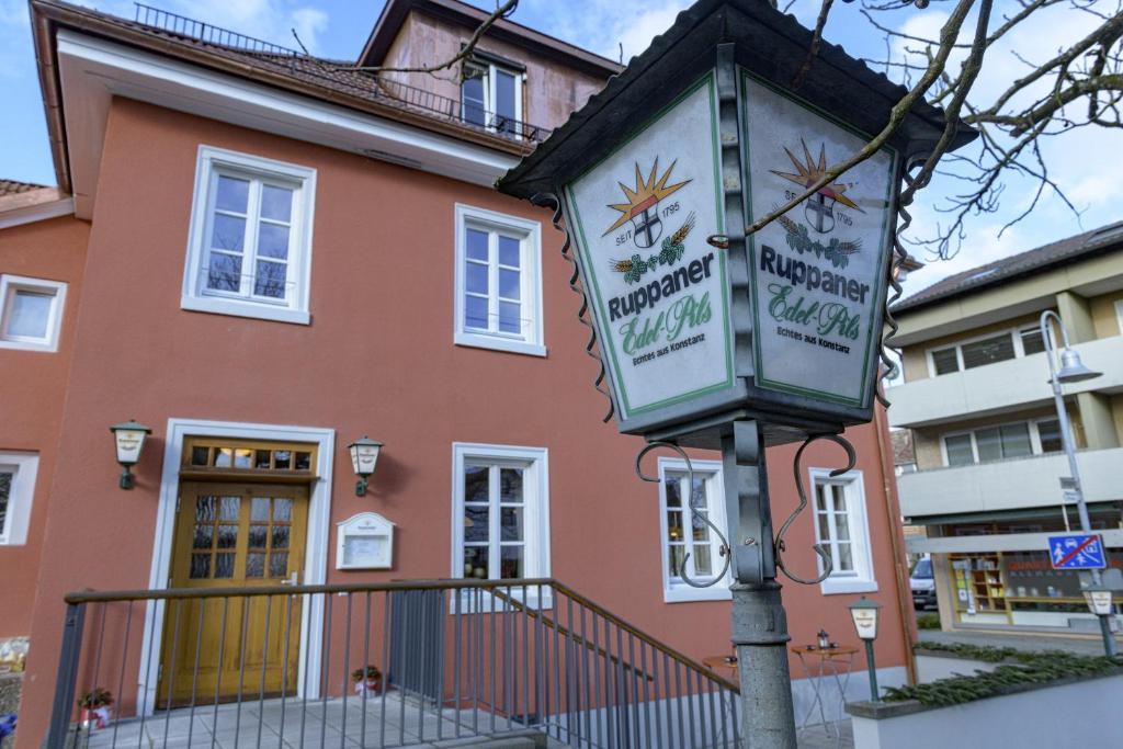 Maison d'hôtes Gasthaus Adler Allmannsdorf 161 Mainaustraße, 78464 Constance