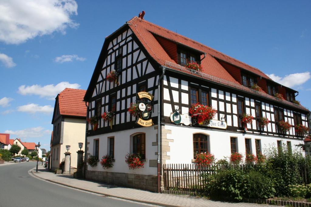 Hôtel Gasthaus & Hotel Zur Linde Alte Regensburger Str.45 07629  Hermsdorf, 07629 Hermsdorf