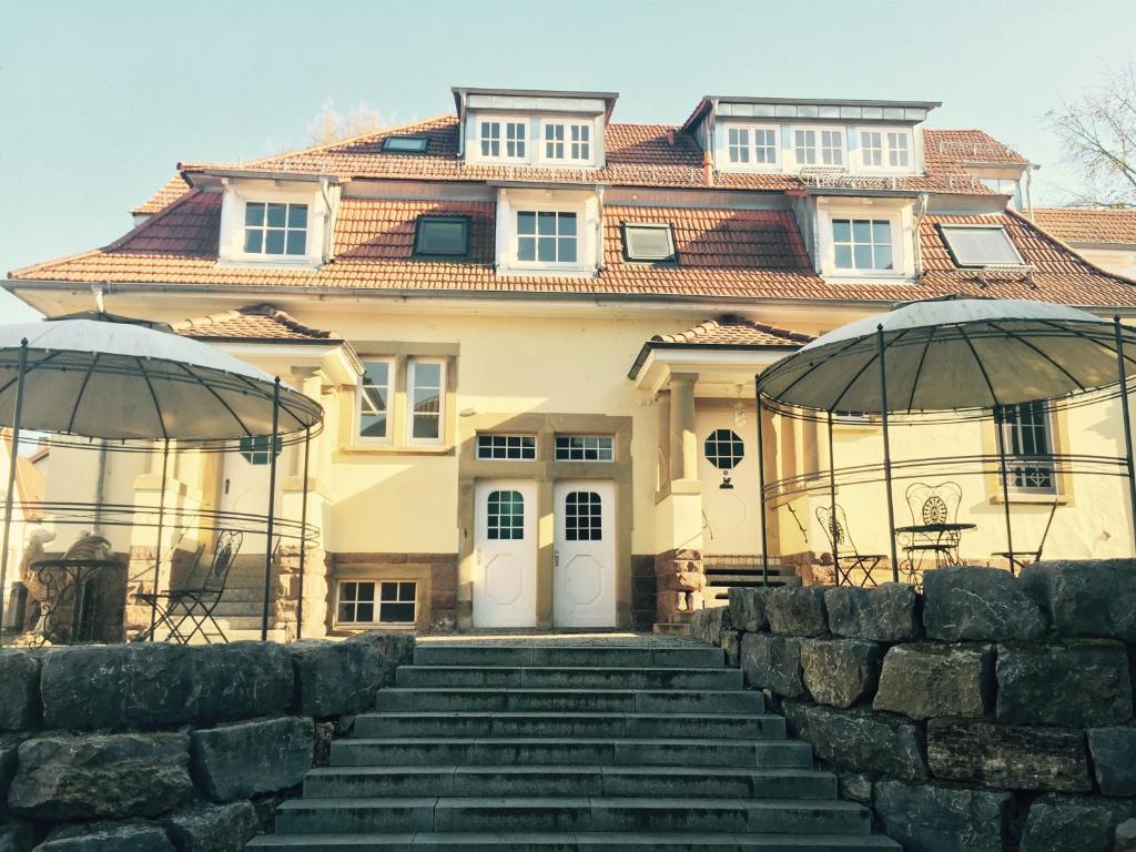 Maison d'hôtes Gasthaus Loewenthor & Hotel Hahn Bruchsaler Str. 4, 75053 Gondelsheim