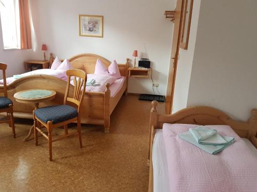 Hôtel Gasthaus und Hotel Peterhänsel Obere Sonneberger Strasse 21 OT Spechtsbrunn Spechtsbrunn