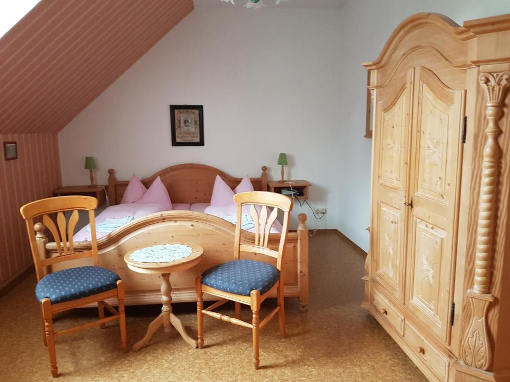 Hôtel Gasthaus und Hotel Peterhänsel Obere Sonneberger Strasse 21 OT Spechtsbrunn, 96515 Spechtsbrunn