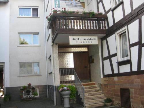 Maison d'hôtes Gasthaus zur Linde Treiser Straße 22, 35460 Staufenberg