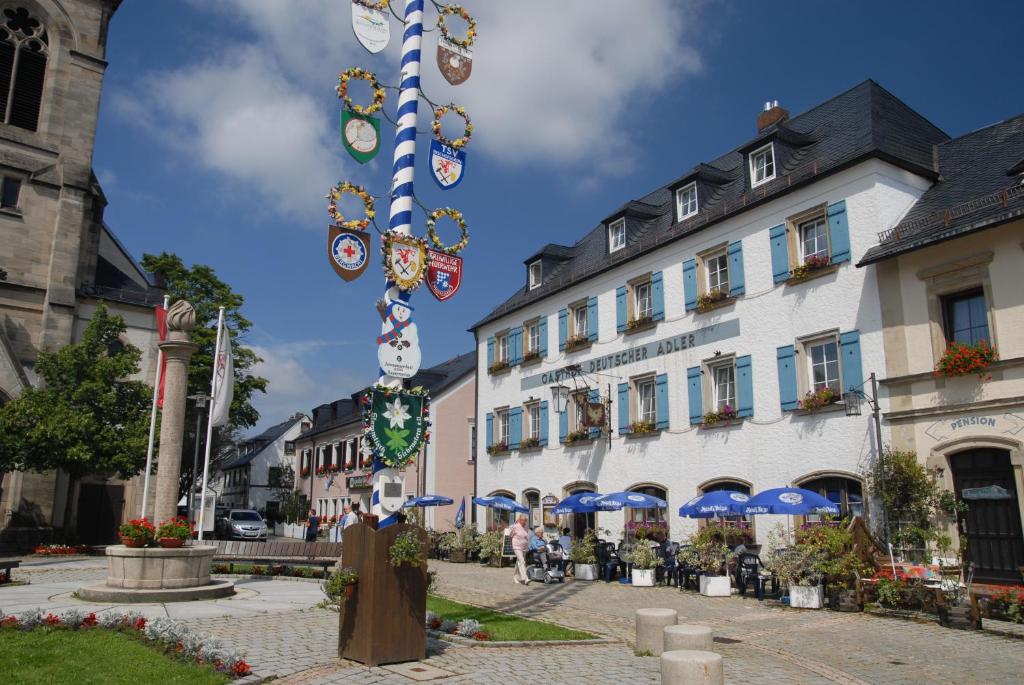 Hôtel Gasthof Deutscher Adler und Hotel Puchtler Kirchenring 4, 95493 Bischofsgrün