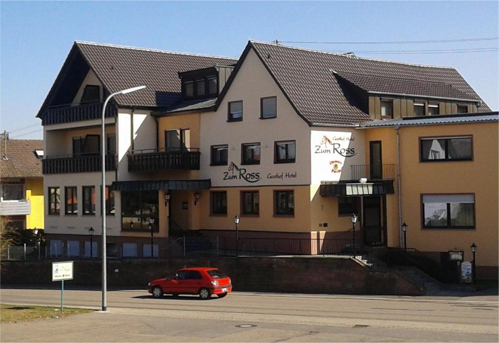 Maison d'hôtes Gasthof Hotel Zum Ross Nassiger Straße 7, 97877 Wertheim