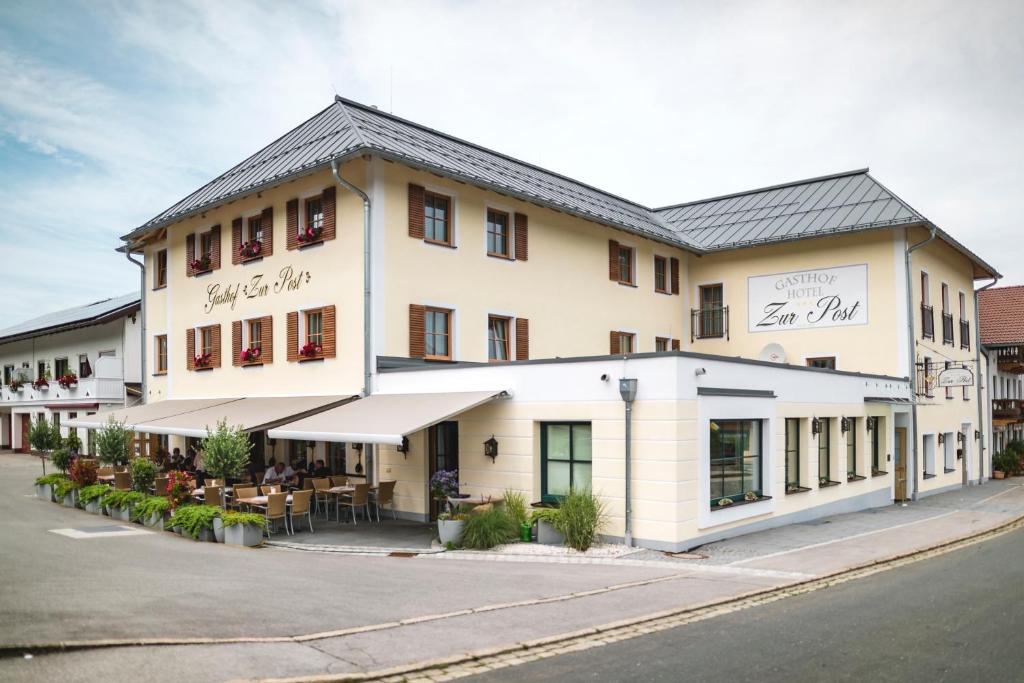 Hôtel Gasthof - Hotel Zur Post Dorfstrasse 20, 83364 Neukirchen am Teisenberg