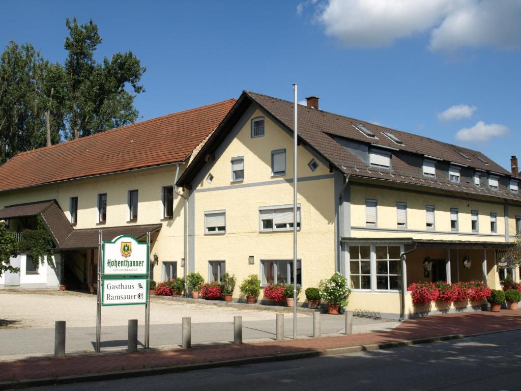 Maison d'hôtes Gasthof Ramsauer Hauptstraße 70, 84088 Neufahrn in Niederbayern