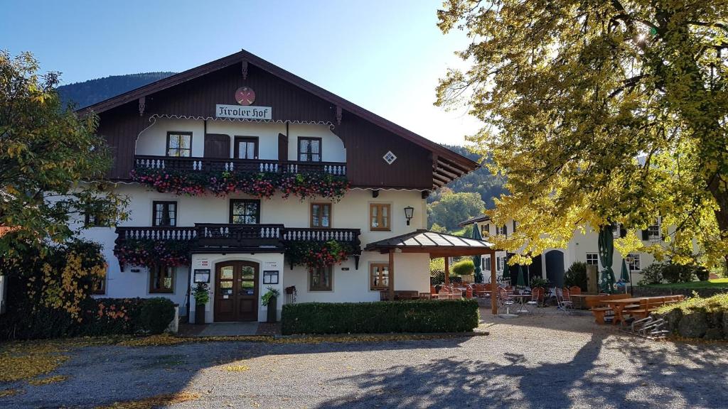 Hôtel Gasthof Tiroler Hof Aiblinger Str. 95, 83075 Bad Feilnbach