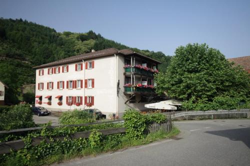 Hôtel Gasthof und Pension zum Kreuz Hauptstr. 66 Lautenbach