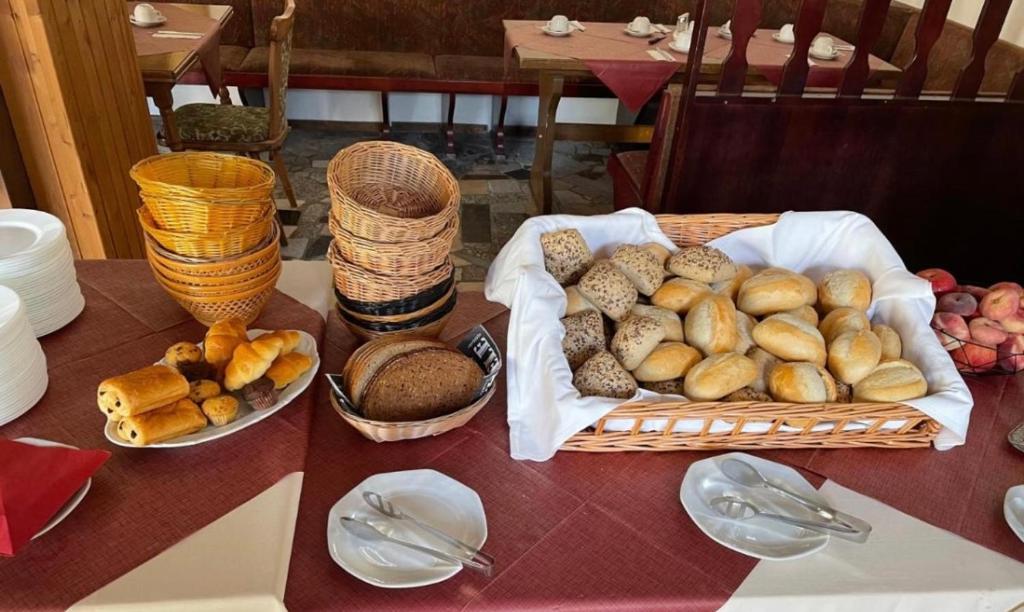 Auberge Gasthof zum Bären Marktstrasse 21, 06485 Gernrode - Harz