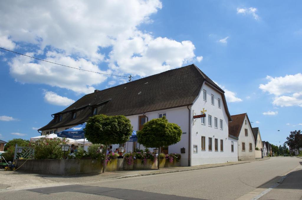 Auberge Gasthof zum Kreuz Rheinstraße 37, 79395 Neuenburg am Rhein