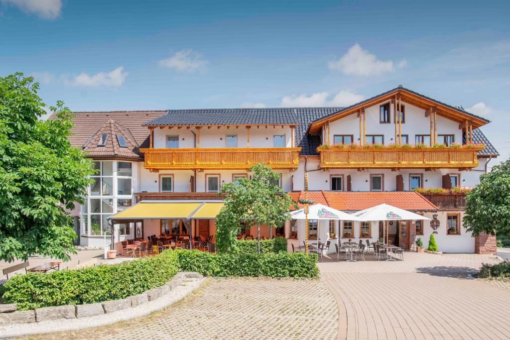 Maison d'hôtes Gasthof Zur Burg Hauptstr. 31, 79879 Ewattingen