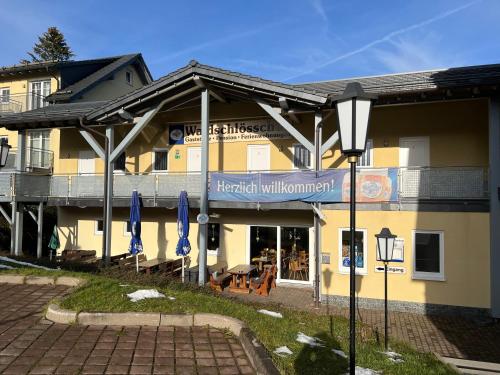 Maison d'hôtes Gaststätte & Pension Waldschlösschen 24 Tambacher Straße Oberhof