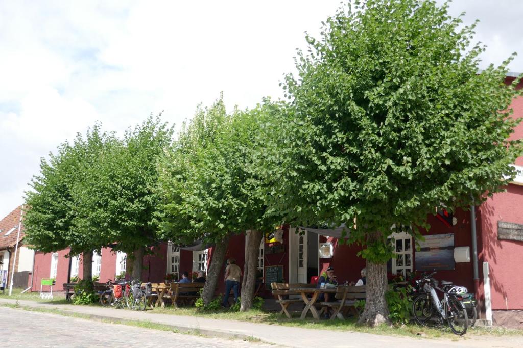 Appartements Gaststätte und Ferienhof Zu den Linden 26 Dalmsdorf, 17237 Kratzeburg