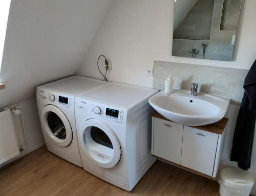 Gemütliche Dachwohnung mit oder ohne Dampfsauna mit Dachterrasse nebeneinander Wolmirstedt allemagne