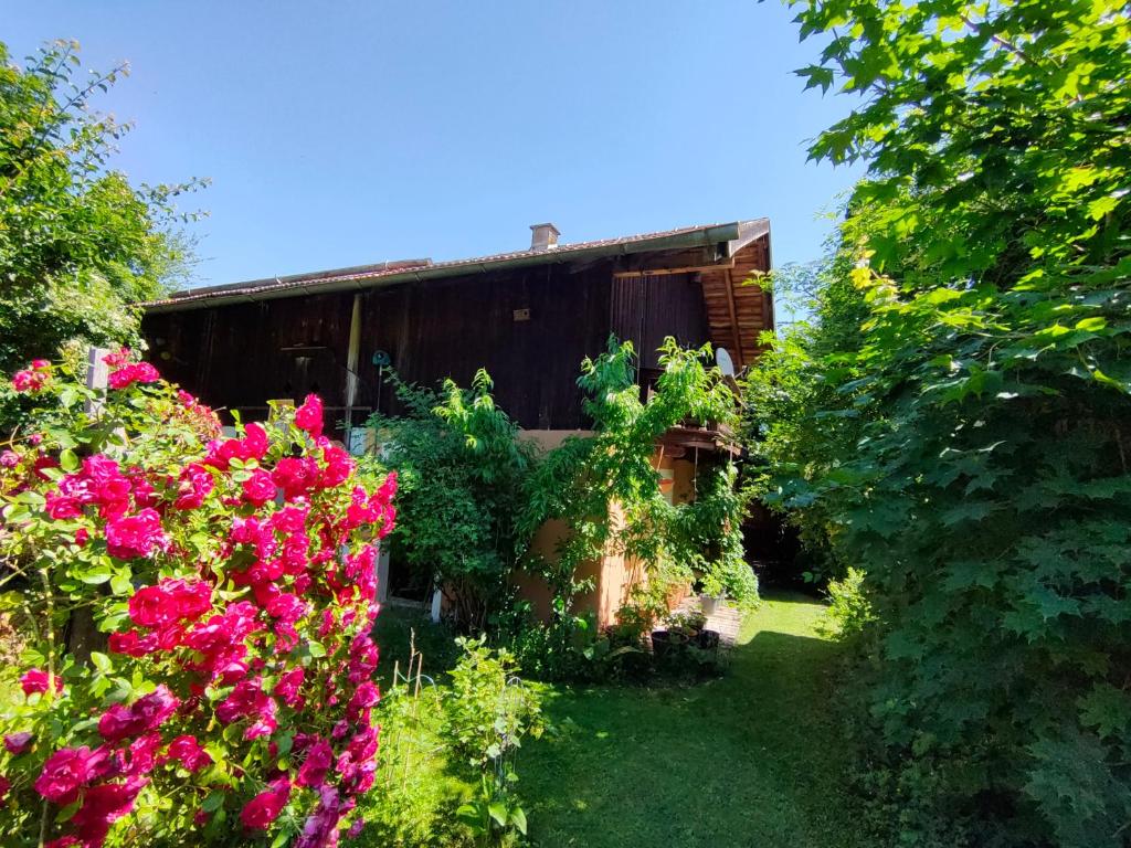 Appartement Gemütliche Ferienwohnung mit Kamin und Garten 15 Alpspitzstraße, 82467 Garmisch-Partenkirchen