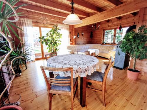 Maison de vacances Gemütliches Blockhaus am Wald mit großem Garten 49 Luise-Gerbing-Straße Waltershausen
