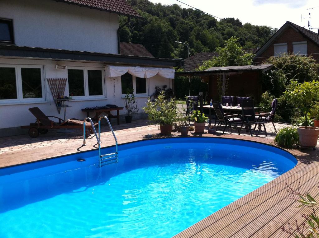 Maison de vacances Gemütliches Familienhaus an der Sieg mit Pool und Billard 5 Im Ahlen, 51570 Windeck