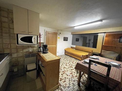 Appartements GENTIANES 0-Studio basic proche pistes 4 pers Route de l'église 61 La Clusaz