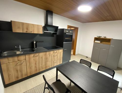 Appartement Geräumige Eigentumswohnung mit Wintergarten 2 Hainburgstraße Grosselfingen