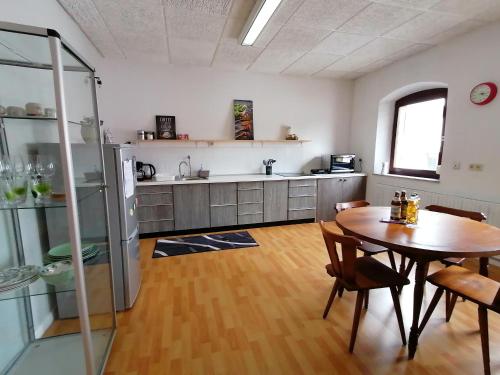 Appartement Geräumige Wohnung in zentraler Lage 2 Untere Bergstraße Emskirchen