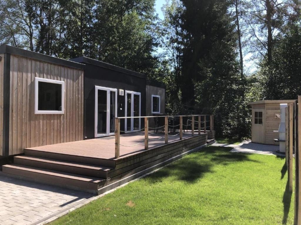 Maison de vacances Geräumiges Mobilheim am See mit Außensauna und Whirlpool WA103 Sonnenrieder Str. 5, 92442 Wackersdorf