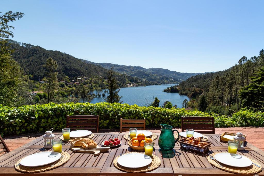 Maison de vacances Gerês Mountain Lake Views Lugar de Pereiró 266 C, Vilar da Veiga, Gerês, 4845-076 Gerês