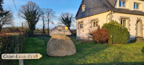 Maison de vacances Gîte 10 personnes dans les Côtes d'Armor proche CARHAIX-PLOUGUER 18 Colet Éven Bras Peumerit-Quintin